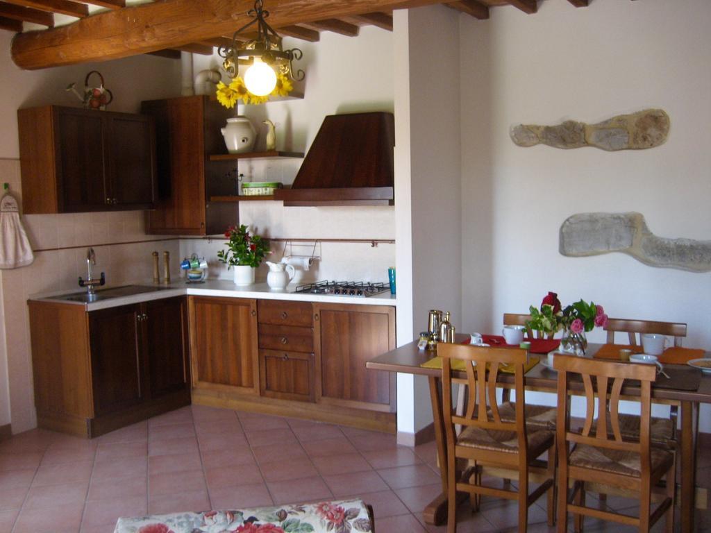 Agriturismo Lo Strettoio Castelnuovo Berardenga Exterior photo